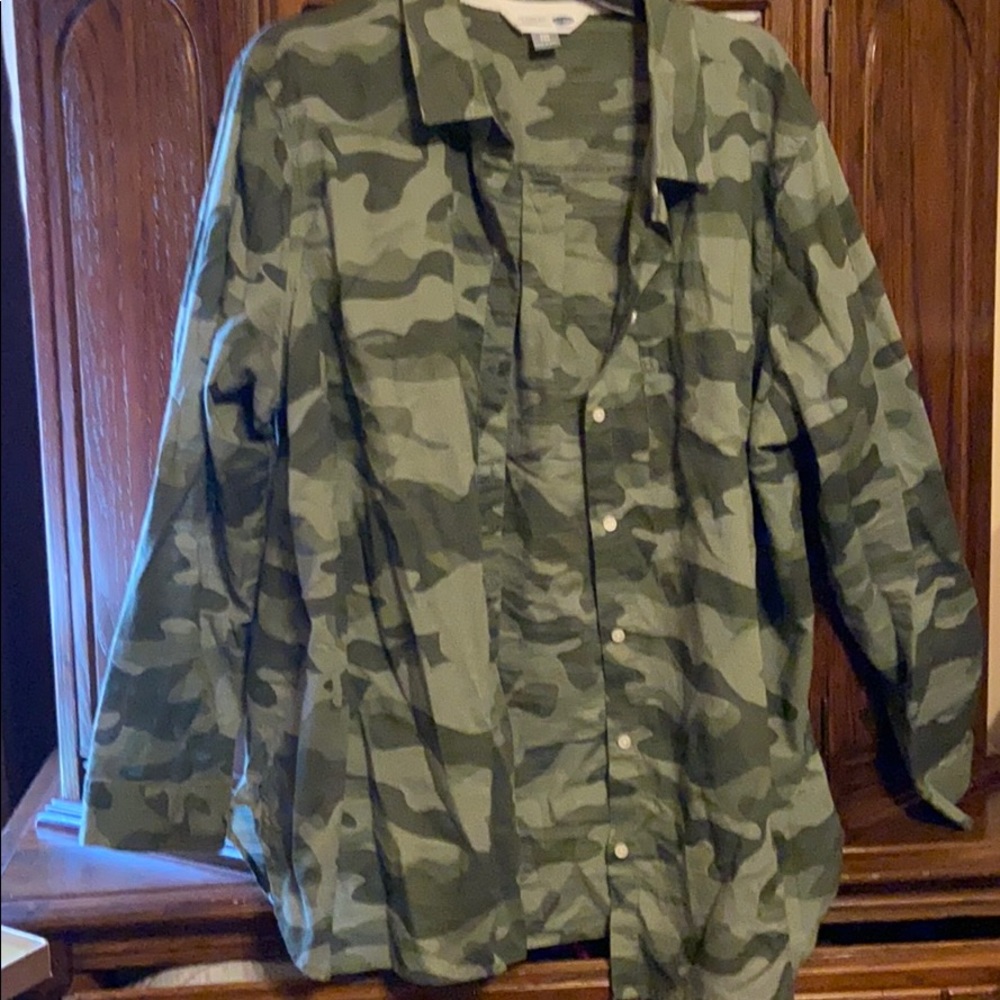 Cute camo top!